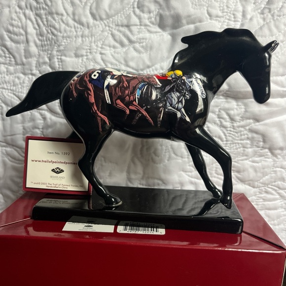Trail of Painted Ponies-#1592…3E/4110 - Picture 1 of 5